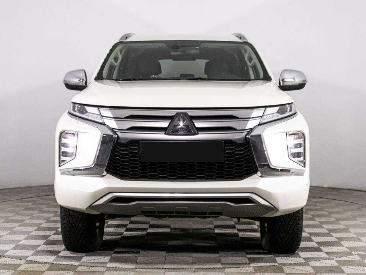 Mitsubishi Pajero Sport с пробегом — 2022 год. Фото: #1