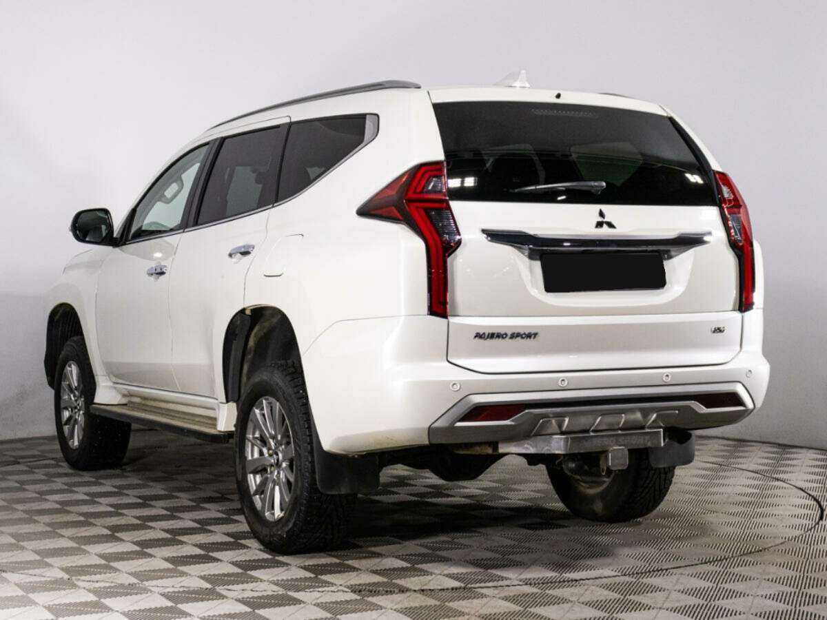 Mitsubishi Pajero Sport с пробегом — 2022 год. Фото: #6