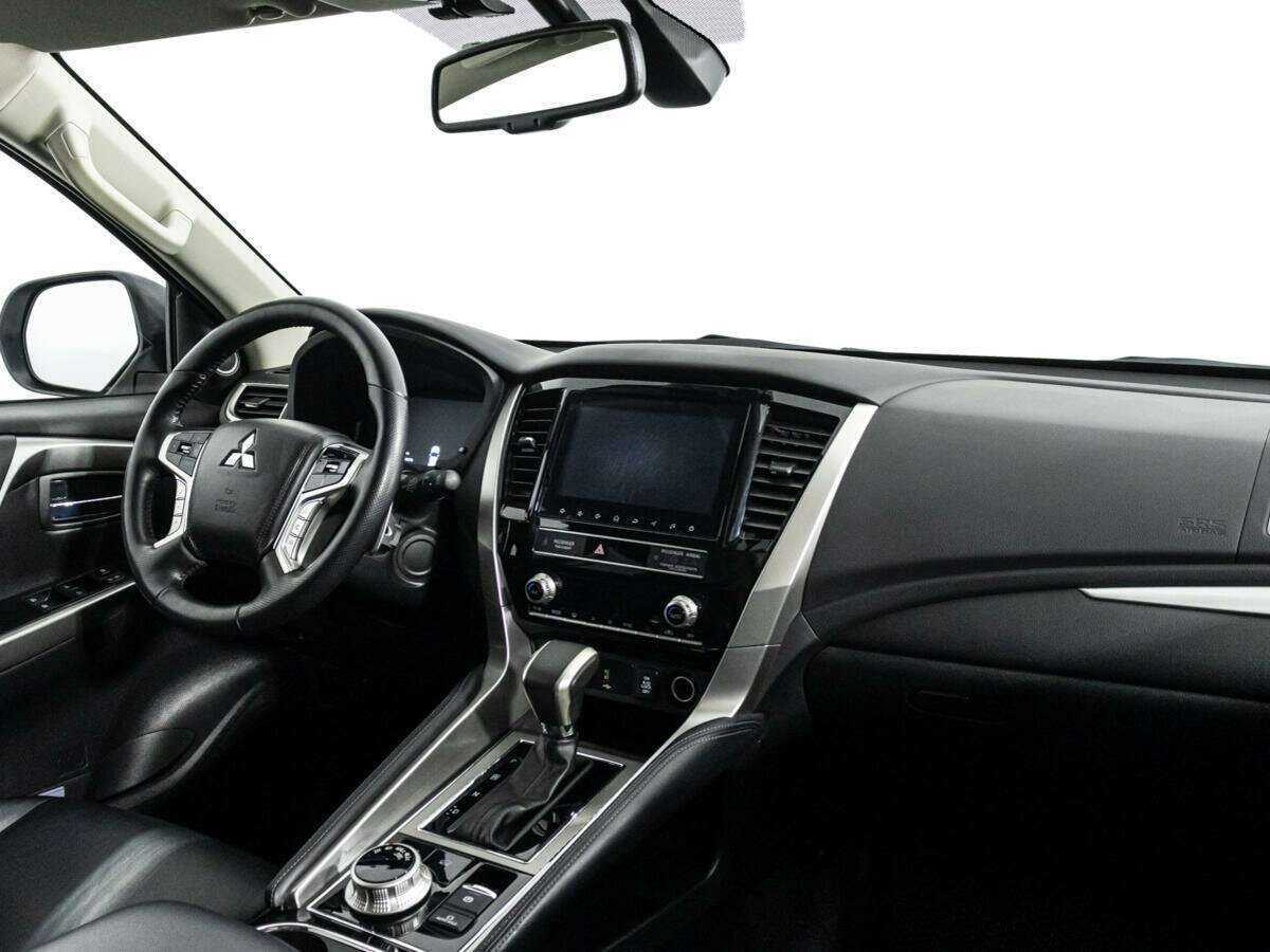 Mitsubishi Pajero Sport с пробегом — 2022 год. Фото: #8