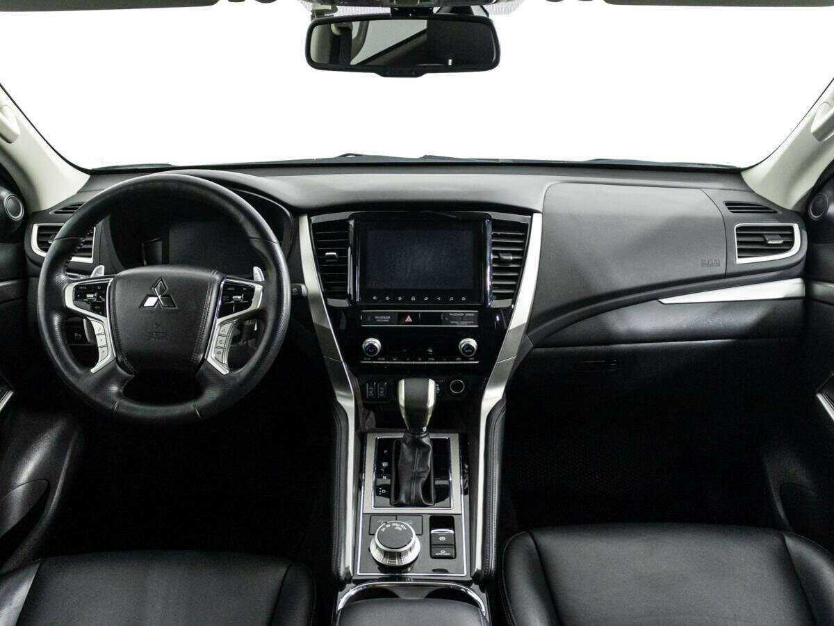 Mitsubishi Pajero Sport с пробегом — 2022 год. Фото: #12