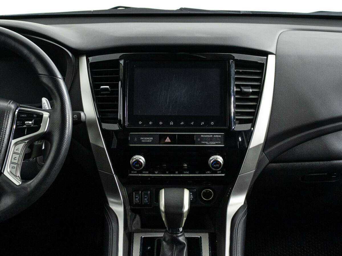 Mitsubishi Pajero Sport с пробегом — 2022 год. Фото: #13