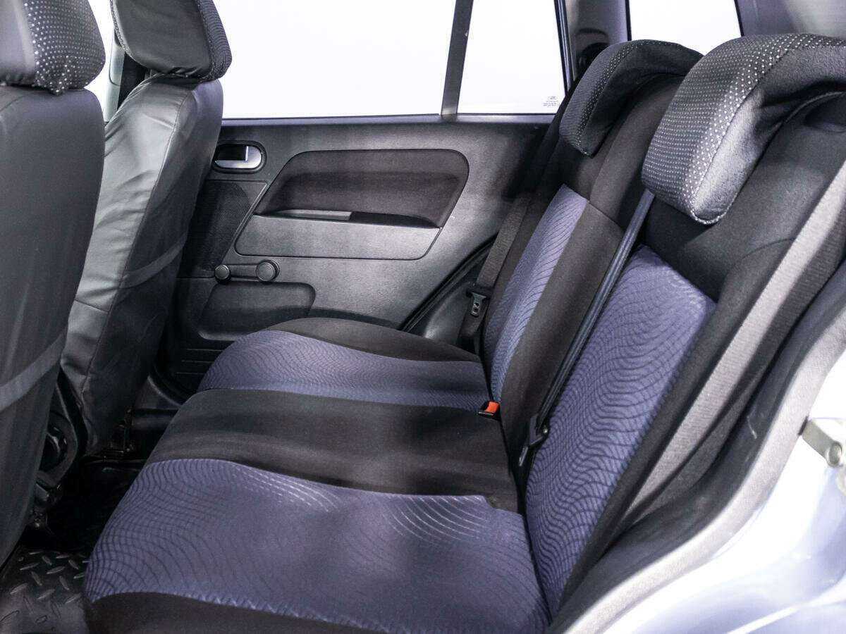 Ford Fusion с пробегом — 2006 год. Фото: #9