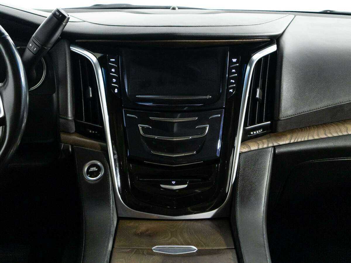 Cadillac Escalade с пробегом — 2018 год. Фото: #13