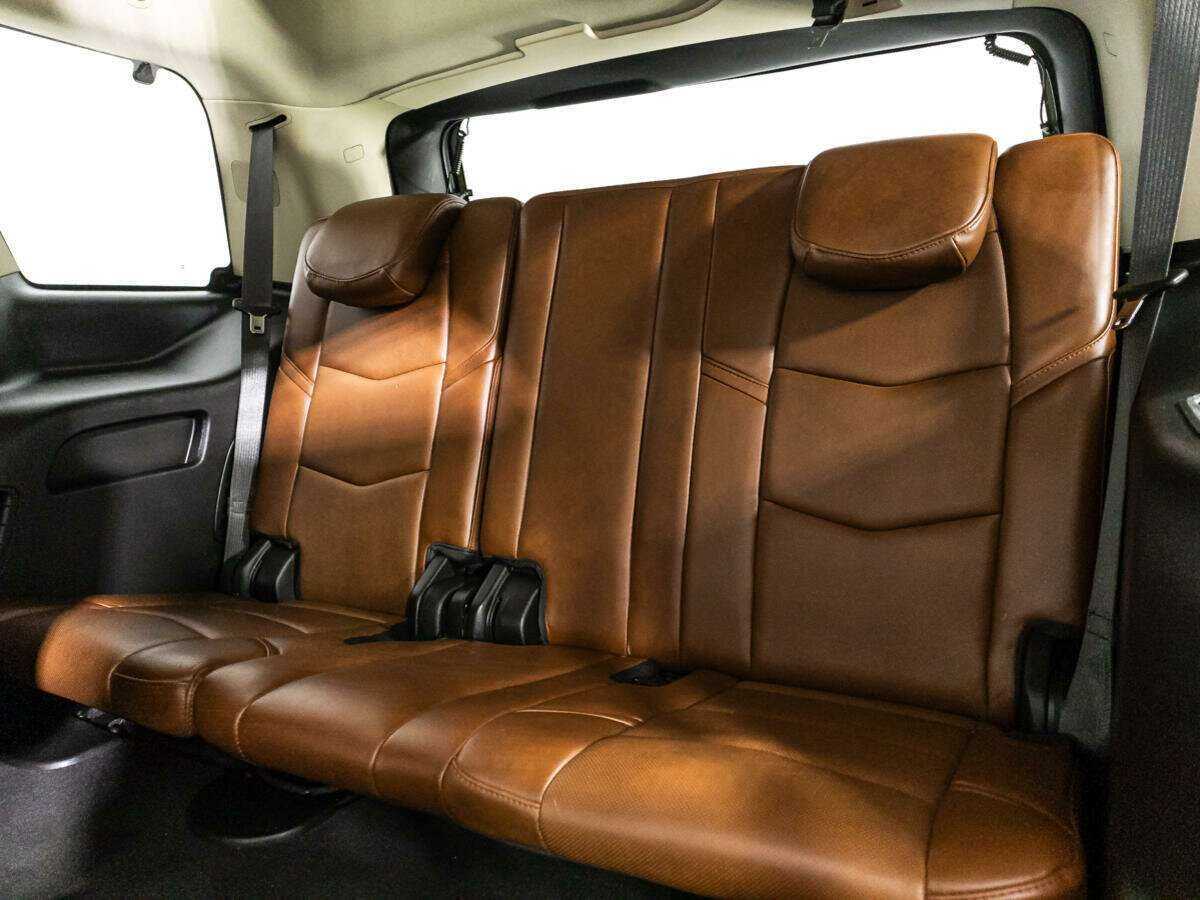 Cadillac Escalade с пробегом — 2018 год. Фото: #17