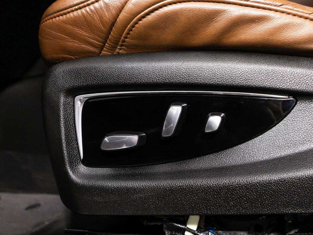 Cadillac Escalade с пробегом — 2018 год. Фото: #18