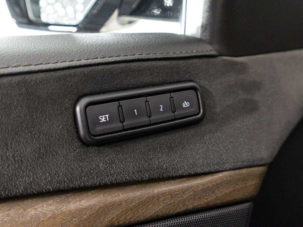 Cadillac Escalade с пробегом — 2018 год. Фото: #19