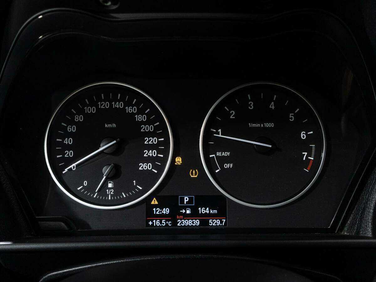 BMW 1 серии с пробегом — 2012 год. Фото: #10