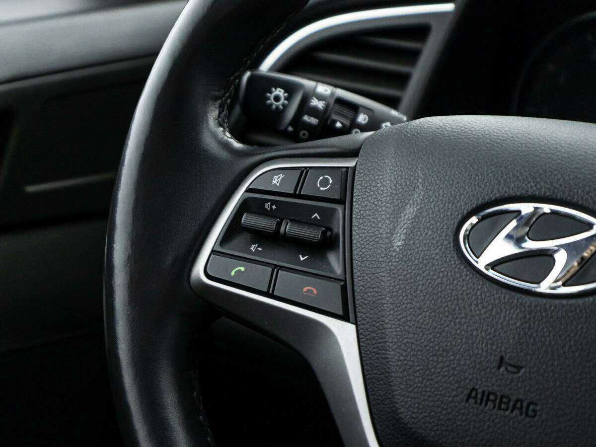 Hyundai Elantra с пробегом — 2016 год. Фото: #18