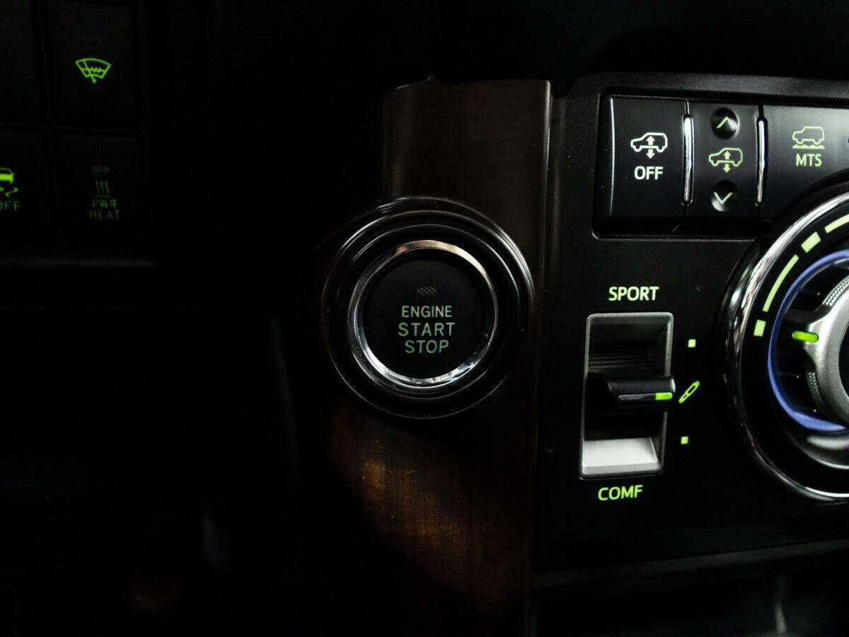 Toyota Land Cruiser Prado с пробегом — 2016 год. Фото: #17