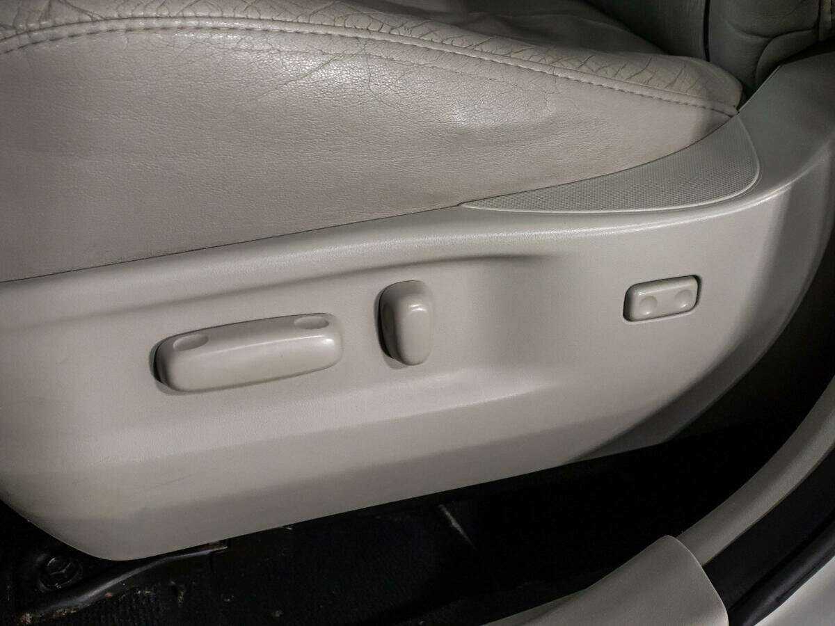 Toyota Venza с пробегом — 2010 год. Фото: #17