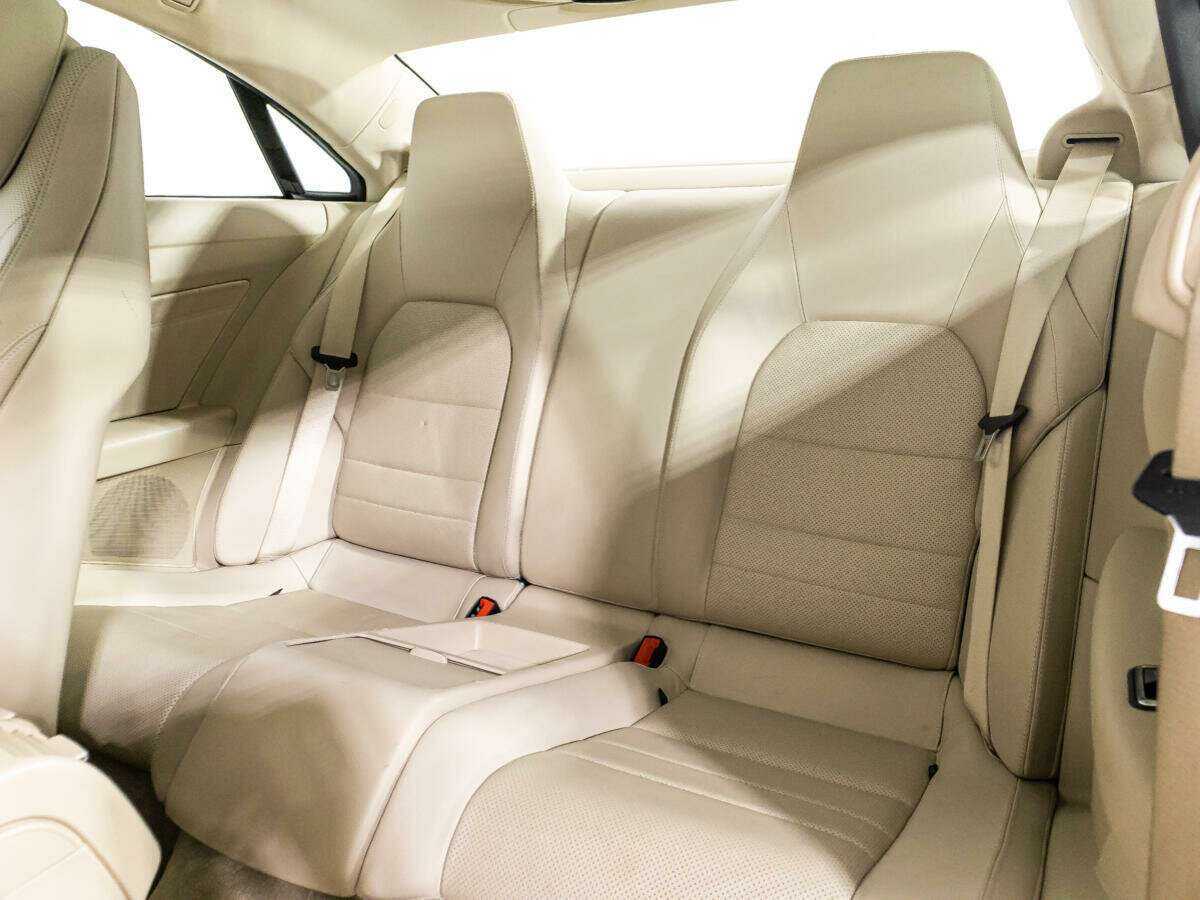 Mercedes-Benz E-Класс с пробегом — 2015 год. Фото: #9