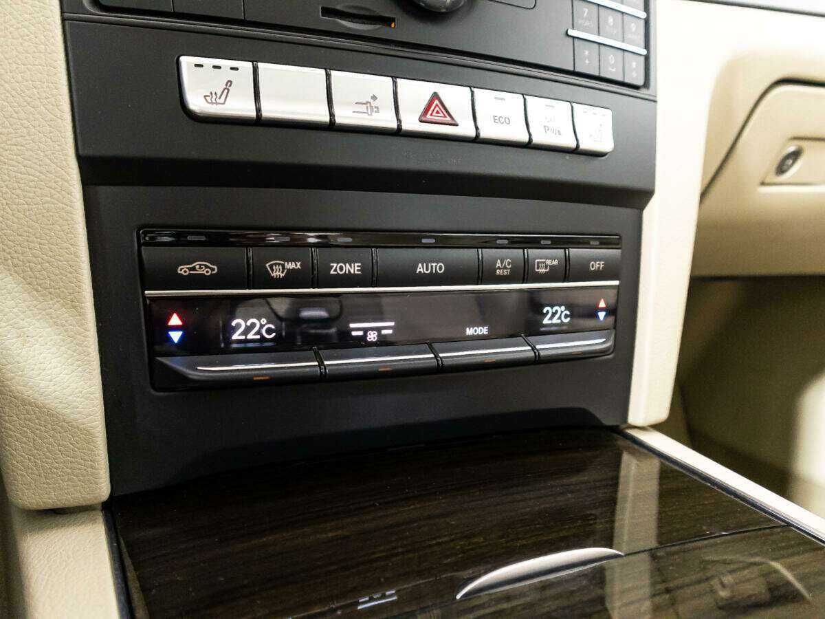 Mercedes-Benz E-Класс с пробегом — 2015 год. Фото: #17