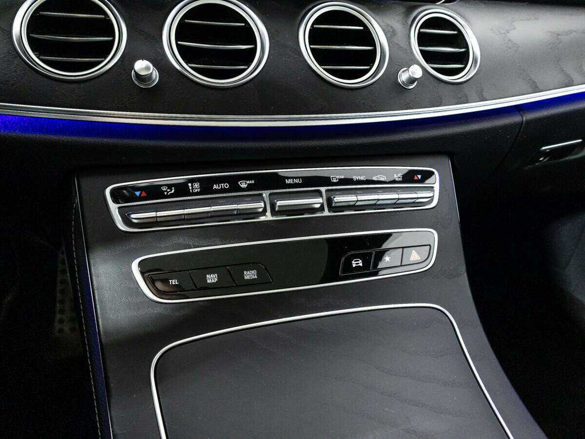 Mercedes-Benz E-Класс с пробегом — 2021 год. Фото: #17