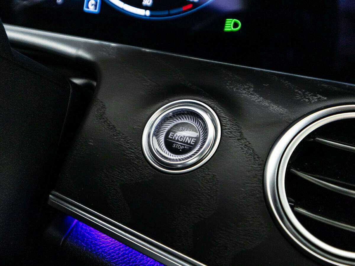 Mercedes-Benz E-Класс с пробегом — 2021 год. Фото: #19