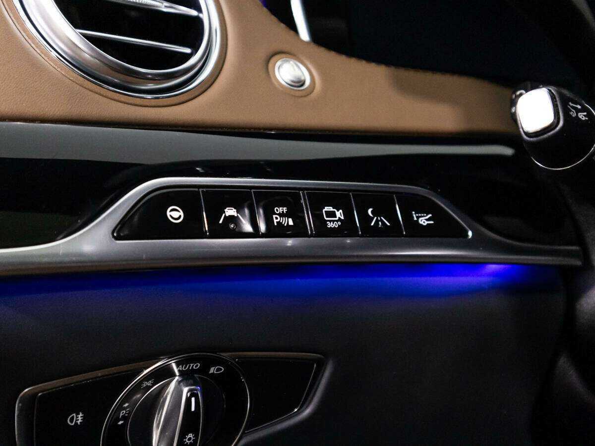 Mercedes-Benz S-Класс AMG с пробегом — 2015 год. Фото: #17