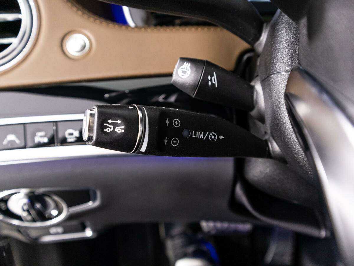 Mercedes-Benz S-Класс AMG с пробегом — 2015 год. Фото: #20