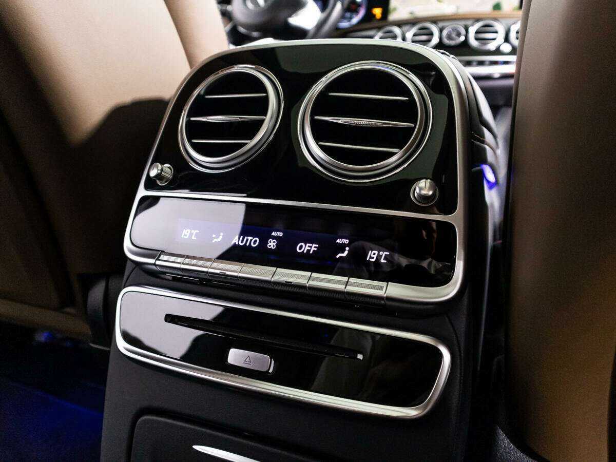 Mercedes-Benz S-Класс AMG с пробегом — 2015 год. Фото: #24