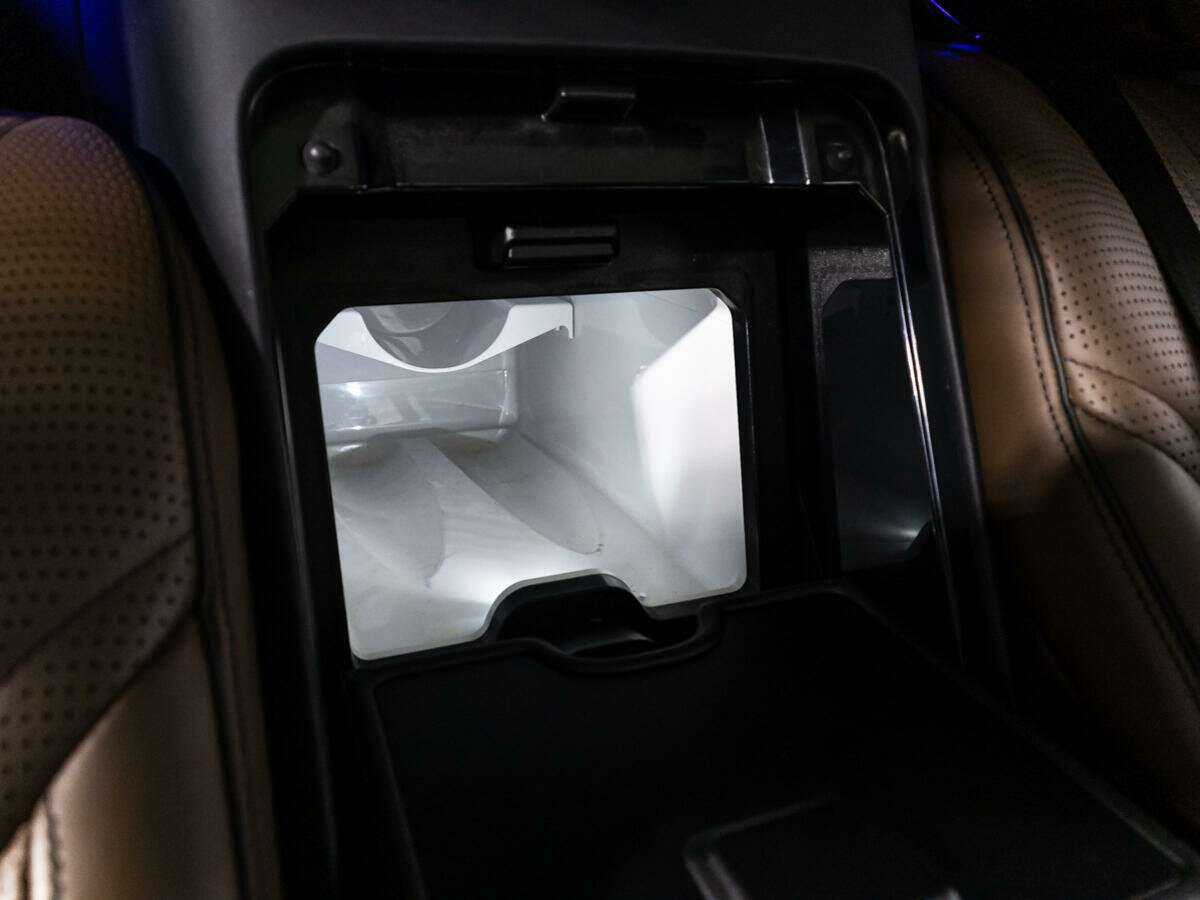 Mercedes-Benz S-Класс AMG с пробегом — 2015 год. Фото: #26