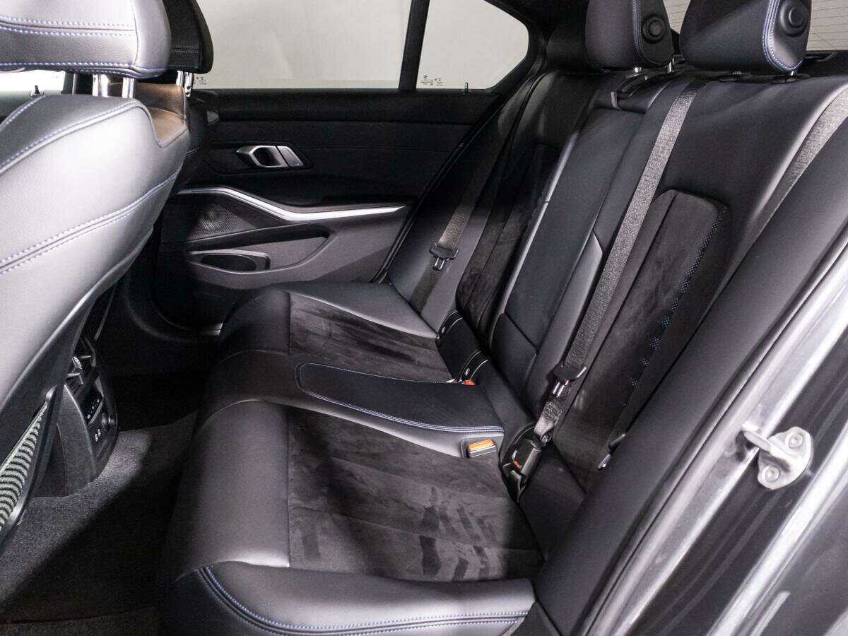 BMW 3 серии с пробегом — 2020 год. Фото: #9