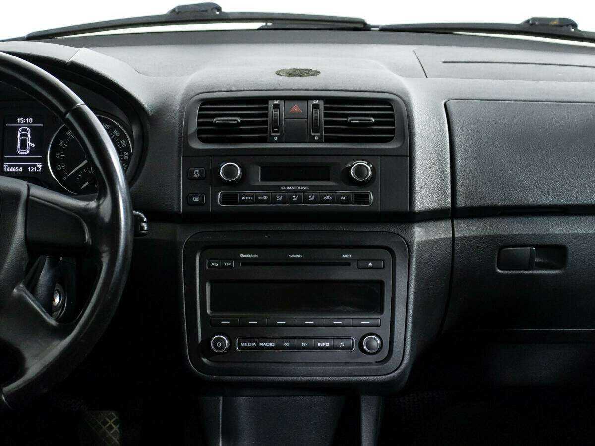 Skoda Fabia с пробегом — 2011 год. Фото: #11