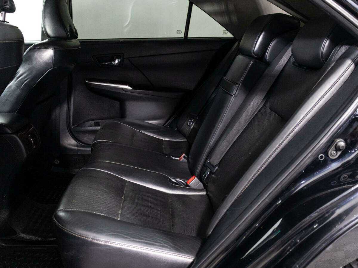 Toyota Camry с пробегом — 2012 год. Фото: #9