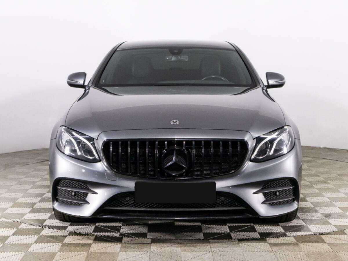 Mercedes-Benz E-Класс с пробегом — 2019 год. Фото: #1