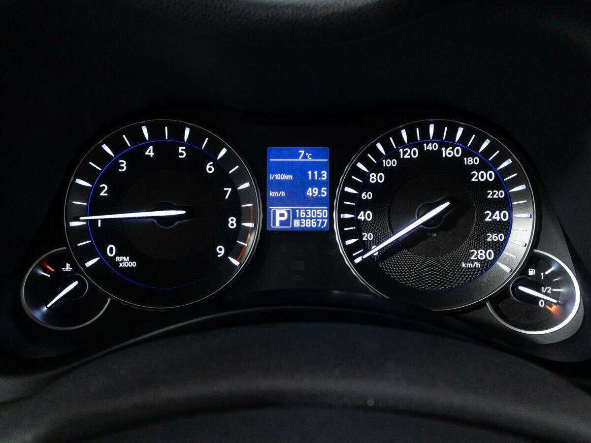 Infiniti M с пробегом — 2010 год. Фото: #11