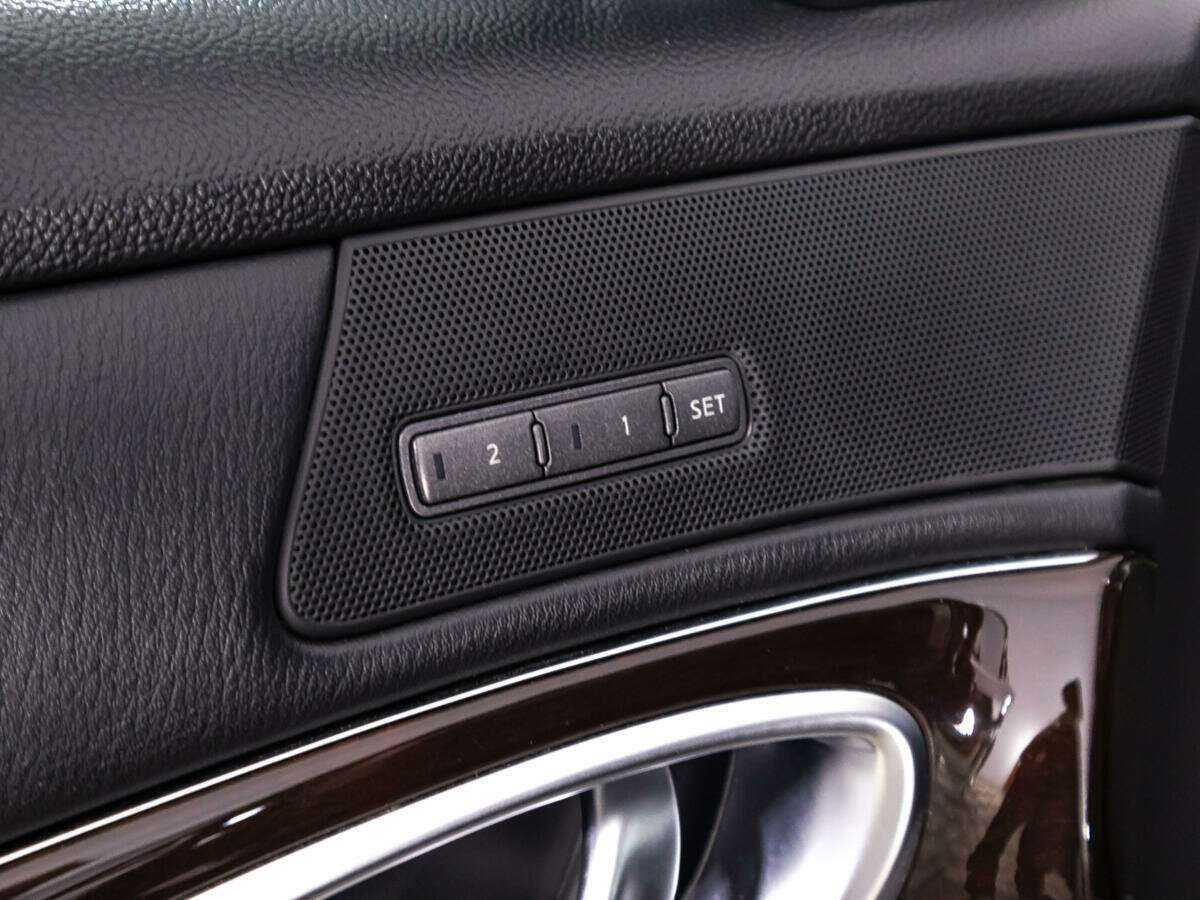 Infiniti M с пробегом — 2010 год. Фото: #14