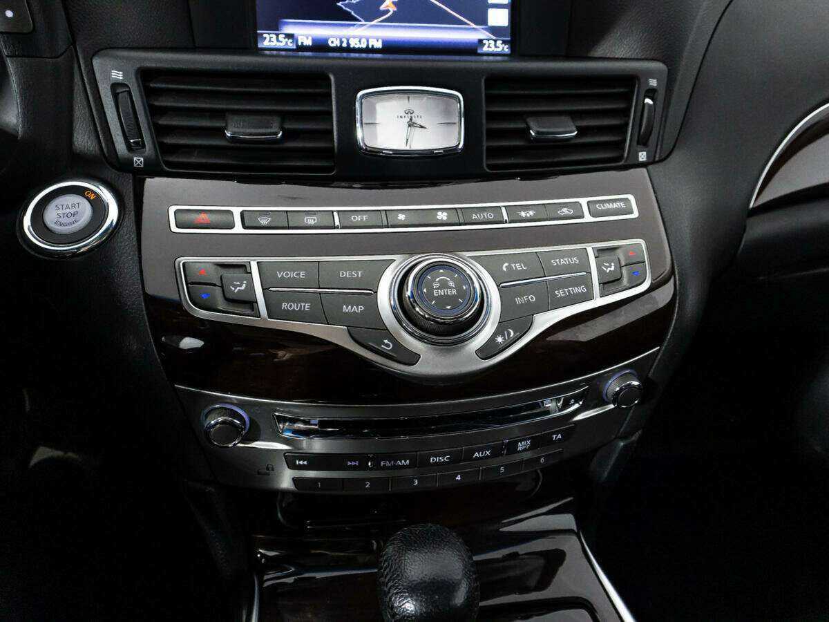 Infiniti M с пробегом — 2010 год. Фото: #16