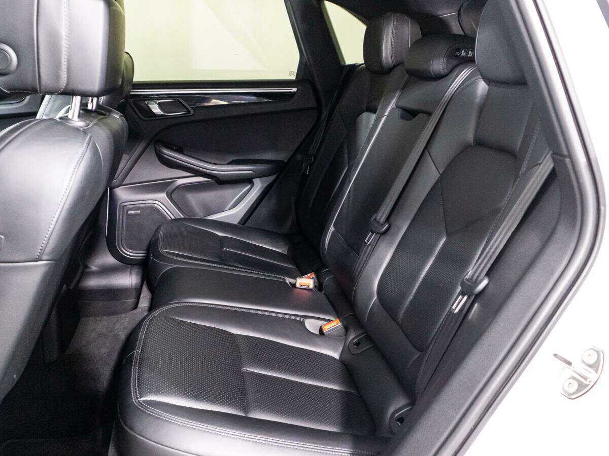 Porsche Macan с пробегом — 2015 год. Фото: #9