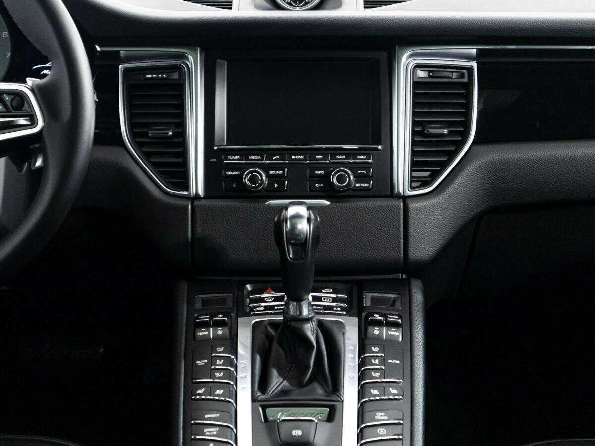 Porsche Macan с пробегом — 2015 год. Фото: #13