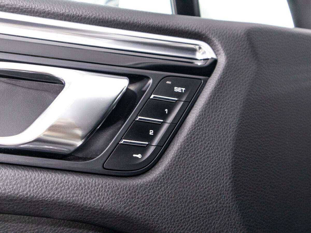 Porsche Macan с пробегом — 2015 год. Фото: #15