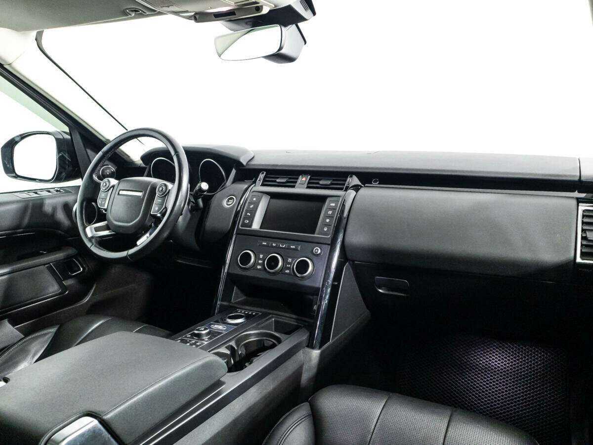 Land Rover Discovery с пробегом — 2017 год. Фото: #8