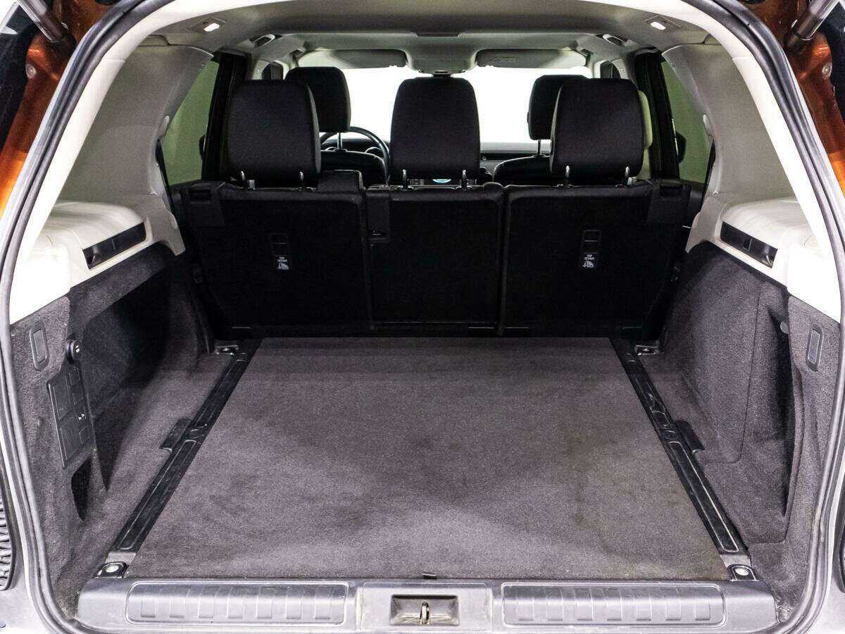 Land Rover Discovery с пробегом — 2017 год. Фото: #14