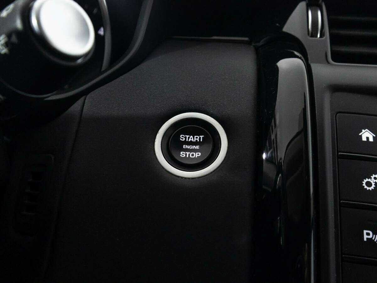 Land Rover Discovery с пробегом — 2017 год. Фото: #19