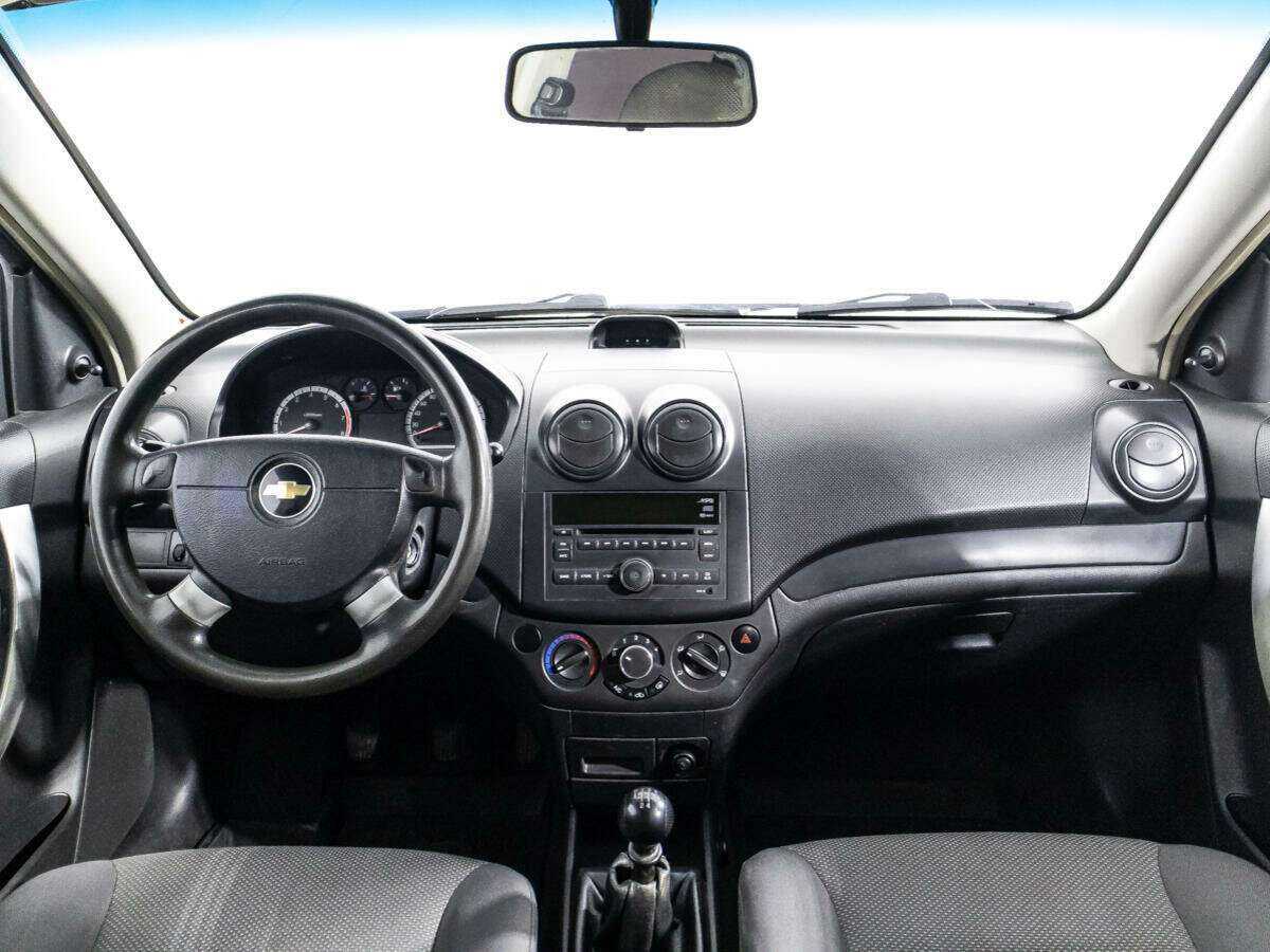 Chevrolet Aveo с пробегом — 2008 год. Фото: #12
