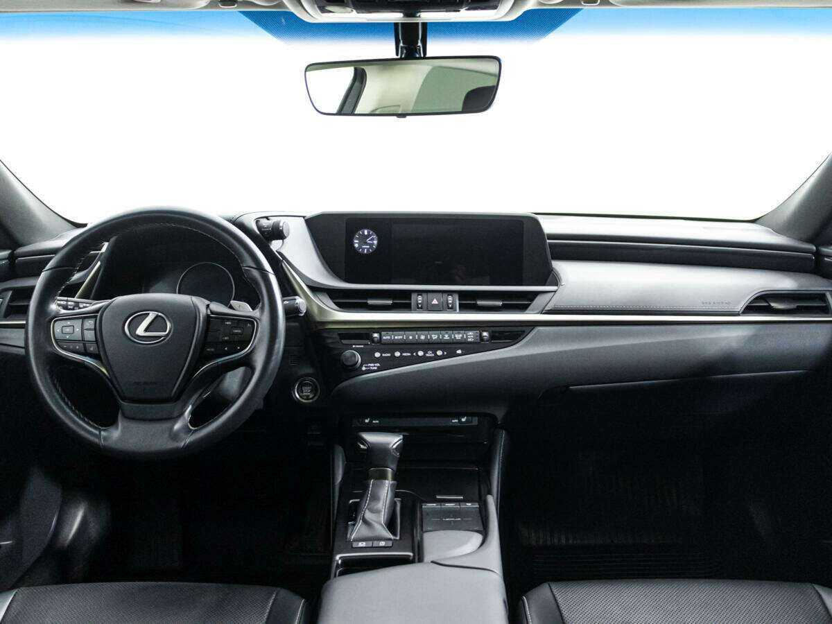 Lexus ES с пробегом — 2019 год. Фото: #12