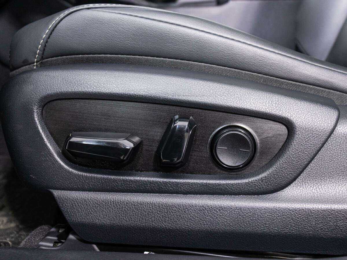 Lexus ES с пробегом — 2019 год. Фото: #14