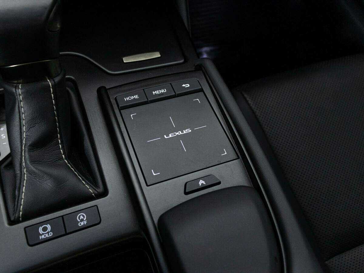 Lexus ES с пробегом — 2019 год. Фото: #16