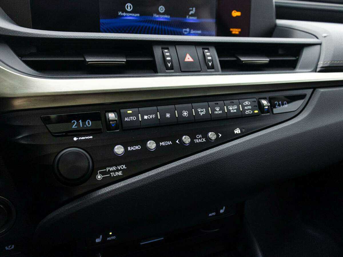 Lexus ES с пробегом — 2019 год. Фото: #17