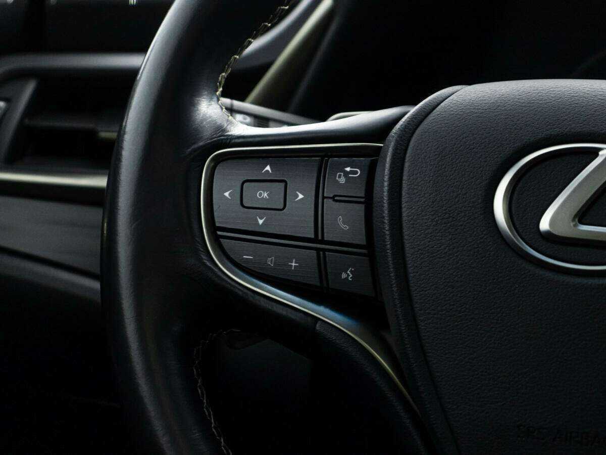 Lexus ES с пробегом — 2019 год. Фото: #21