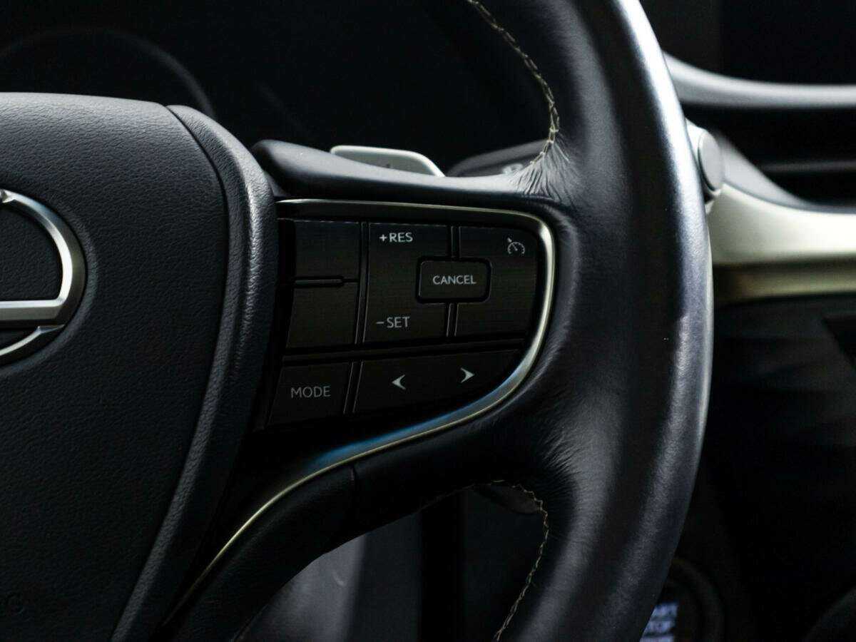 Lexus ES с пробегом — 2019 год. Фото: #22