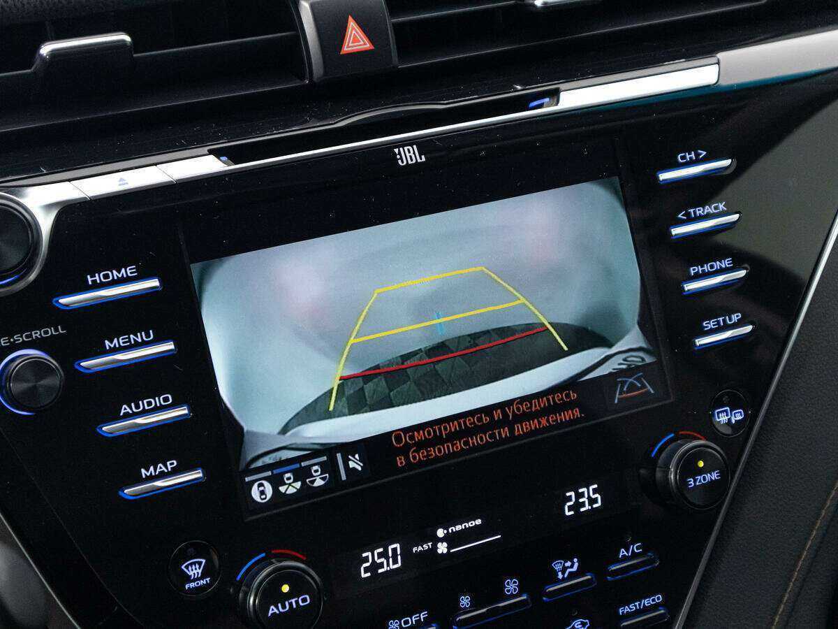 Toyota Camry с пробегом — 2018 год. Фото: #20