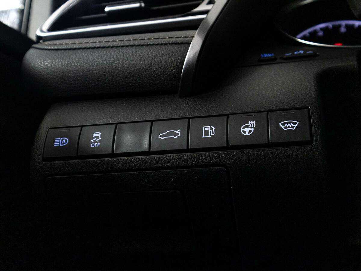 Toyota Camry с пробегом — 2018 год. Фото: #18