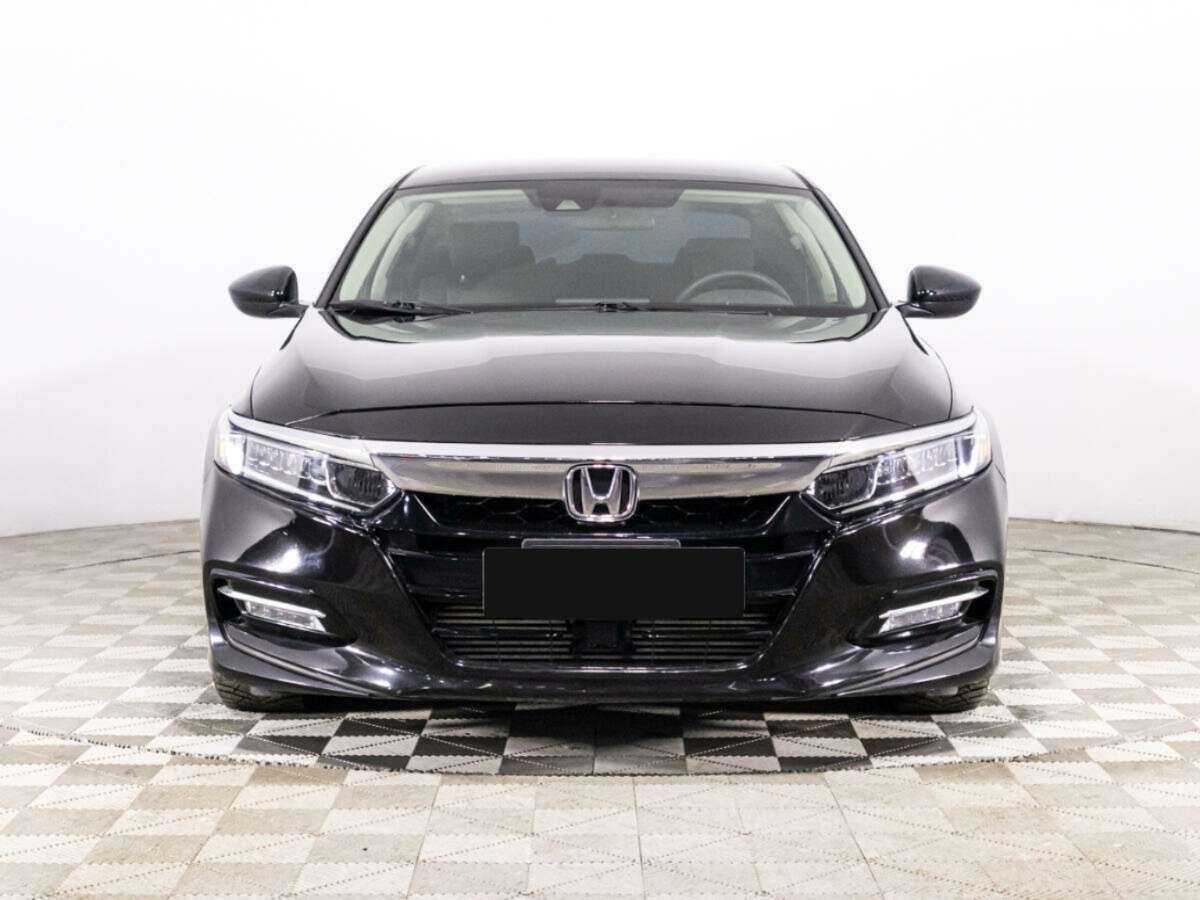 Honda Accord с пробегом — 2018 год. Фото: #1