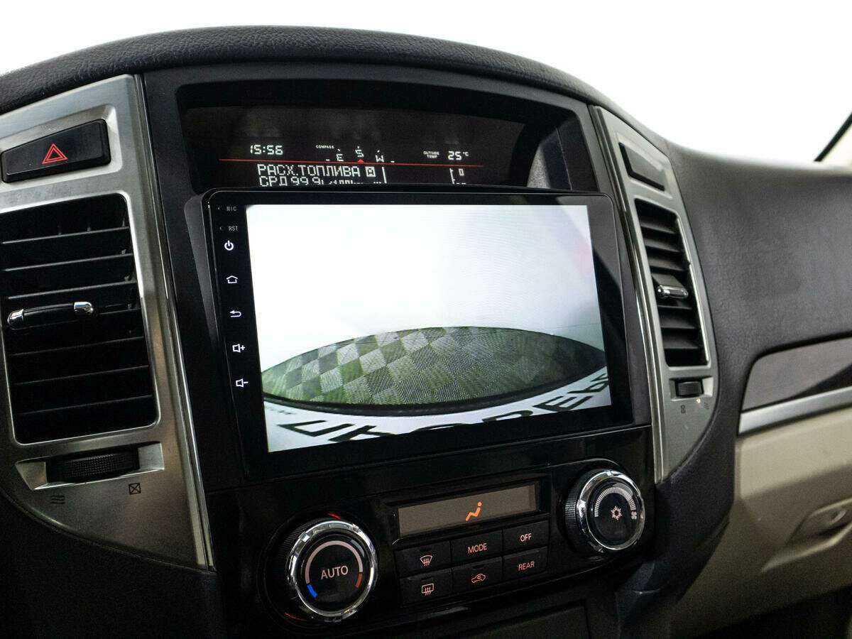 Mitsubishi Pajero с пробегом — 2017 год. Фото: #14