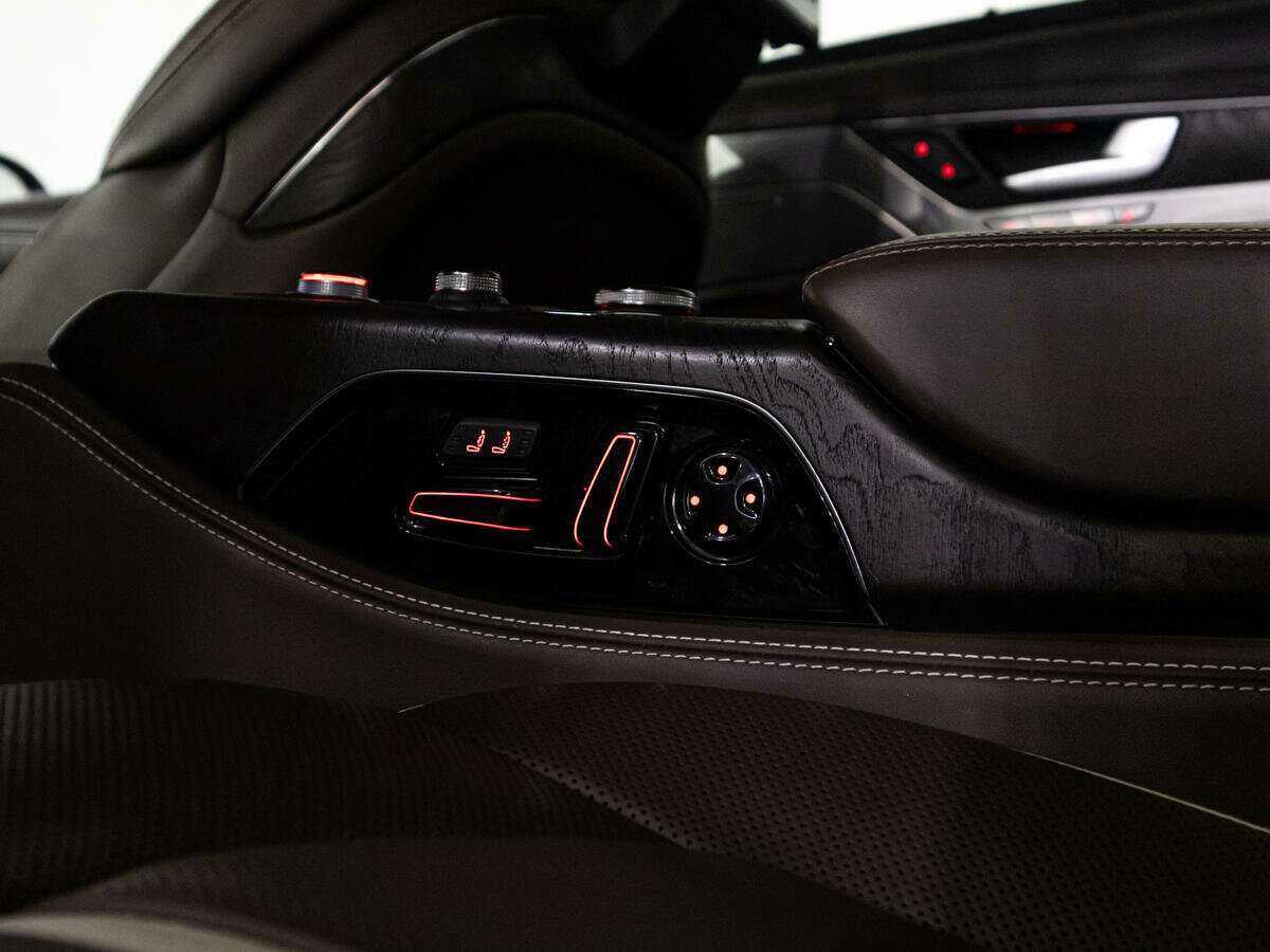 Audi A8 с пробегом — 2014 год. Фото: #12