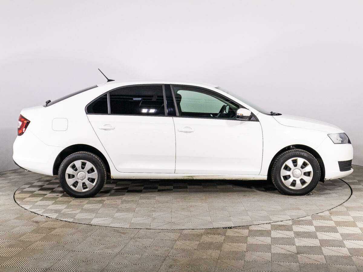 Skoda Rapid с пробегом — 2017 год. Фото: #3