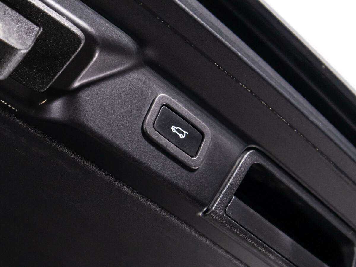 Land Rover Range Rover Velar с пробегом — 2019 год. Фото: #13