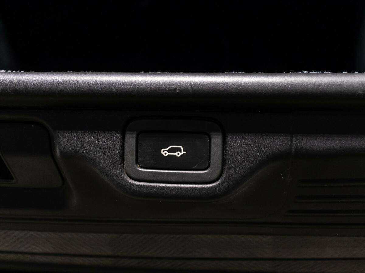 Land Rover Range Rover с пробегом — 2015 год. Фото: #15